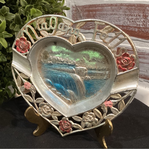 Vintage Metal Painted Niagara Falls - New York - Canada - Ashtray - Collectible - Picture 6 of 9